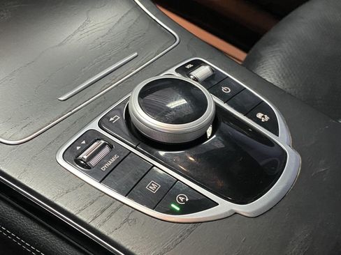 Used 2018 Mercedes-Benz GLC 300 4MATIC image 24