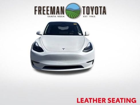 Used 2024 Tesla Model Y Long Range AWD/4WD image 2