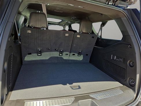 Used 2024 GMC Yukon XL Denali Ultimate image 9