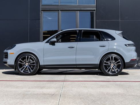 New 2026 Porsche Cayenne image 2