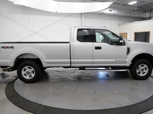 Used 2017 Ford F250 XLT w/ XLT Value Package AWD/4WD image 8