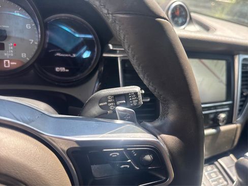 Used 2016 Porsche Macan S image 25