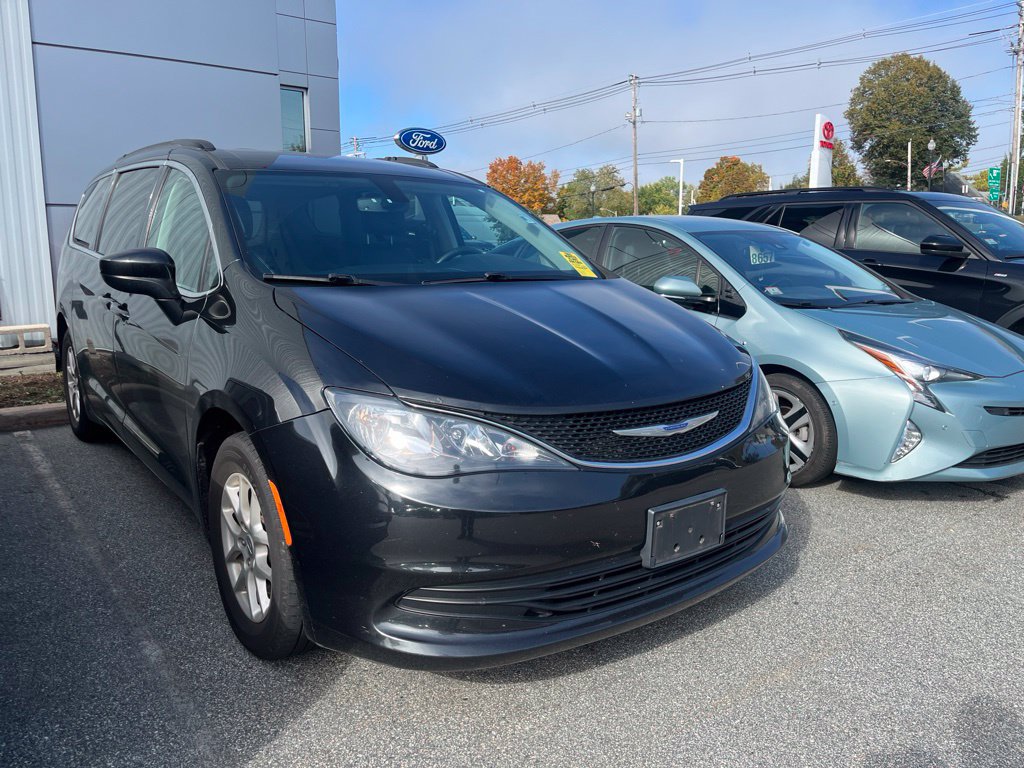 Used 2020 Chrysler Voyager Lxi FWD image 2
