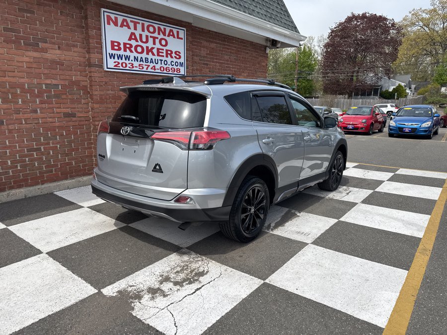 Used 2018 Toyota RAV4 XLE AWD/4WD image 3