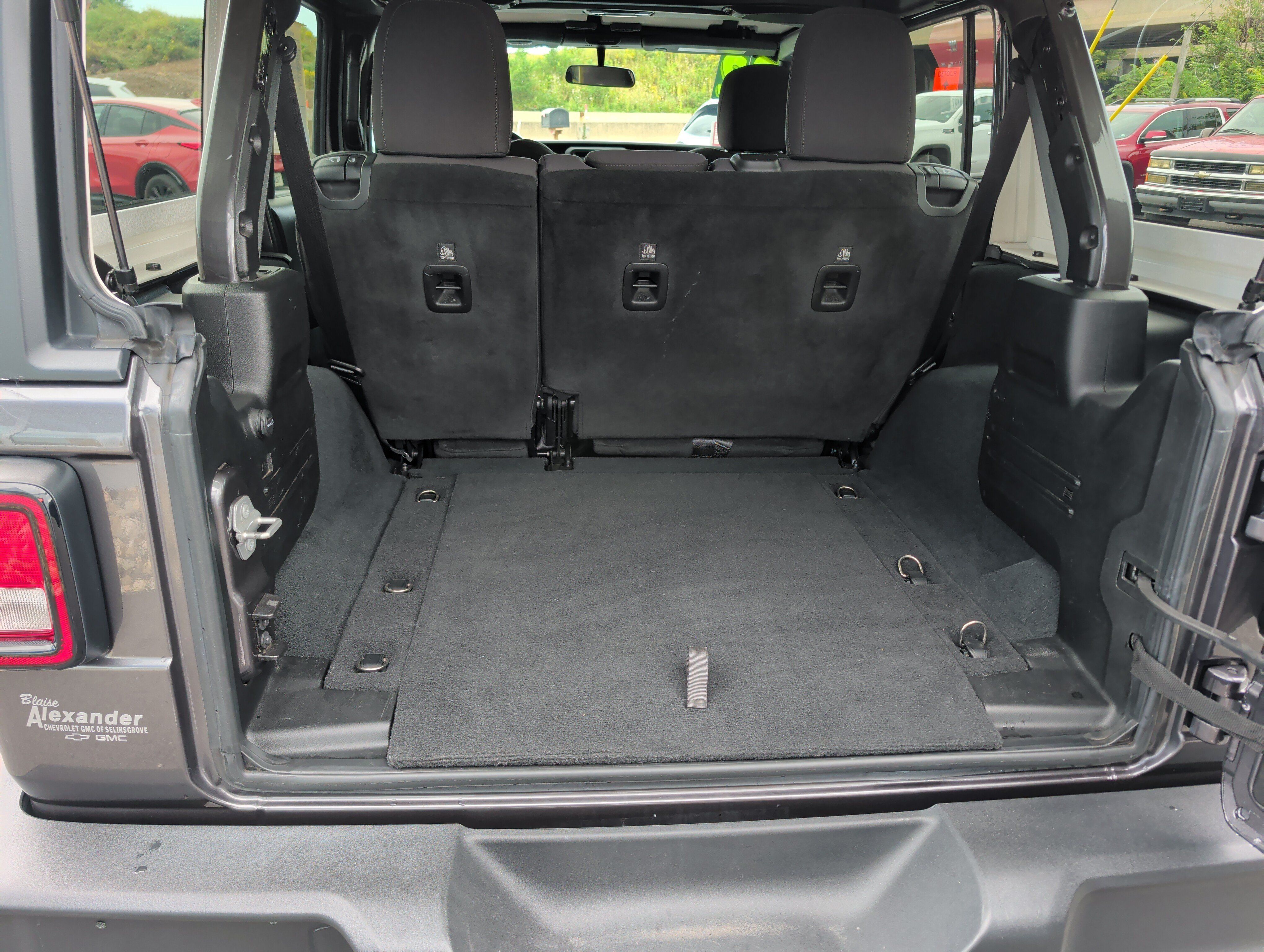 Used 2022 Jeep Wrangler Unlimited Sport AWD/4WD image 5