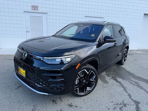 New 2026 Volkswagen Tiguan SEL R-Line AWD/4WD image 1
