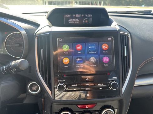 Used 2019 Subaru Crosstrek 2.0i Limited w/ Moonroof Package w/Navigation image 18