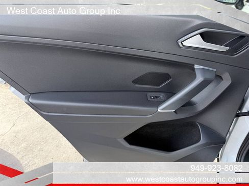 Used 2018 Volkswagen Tiguan SEL FWD image 14