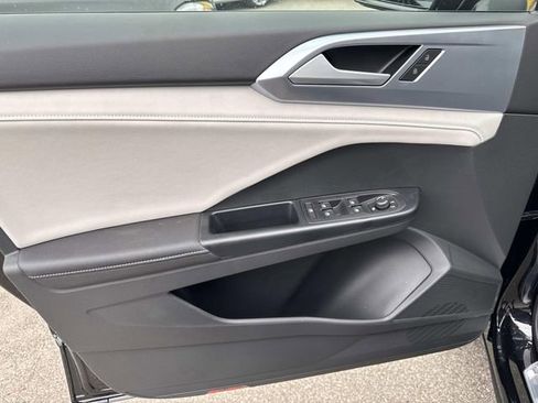 New 2026 Volkswagen Taos SE AWD/4WD image 11
