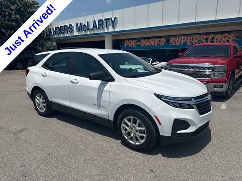 Used 2023 Chevrolet Equinox LS FWD image 1