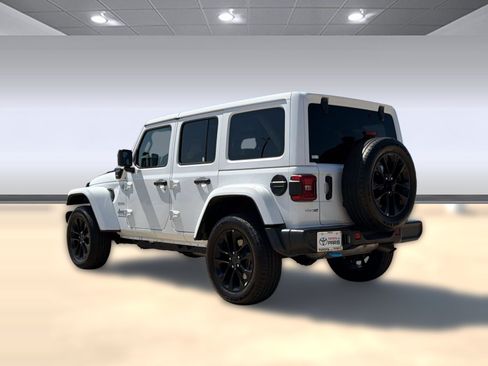 Used 2024 Jeep Wrangler Unlimited Sahara AWD/4WD image 3