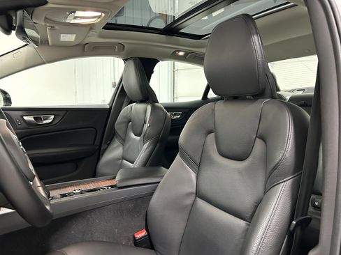 Used 2024 Volvo S60 B5 Plus image 22