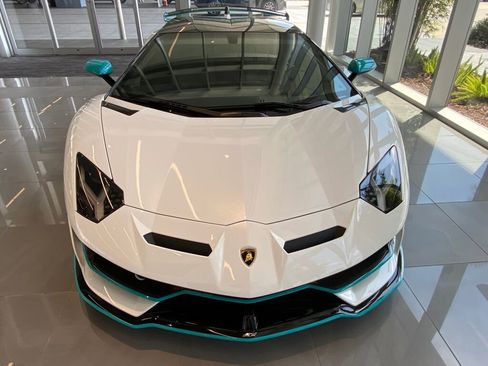 Used 2021 Lamborghini Aventador SVJ image 32