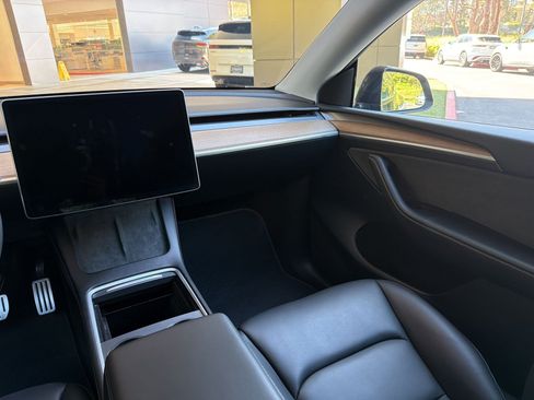 Used 2024 Tesla Model Y Performance AWD/4WD image 27