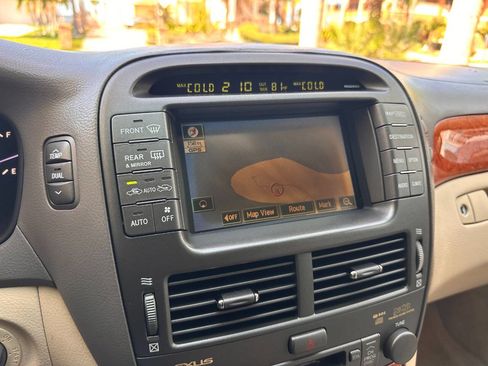 Used 2006 Lexus LS 430 RWD image 18