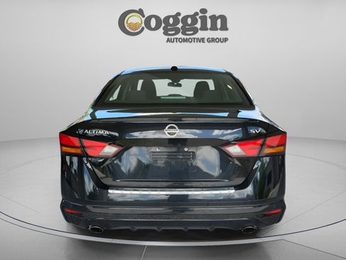 Used 2022 Nissan Altima 2.5 SV w/ SV Premium Package FWD image 4