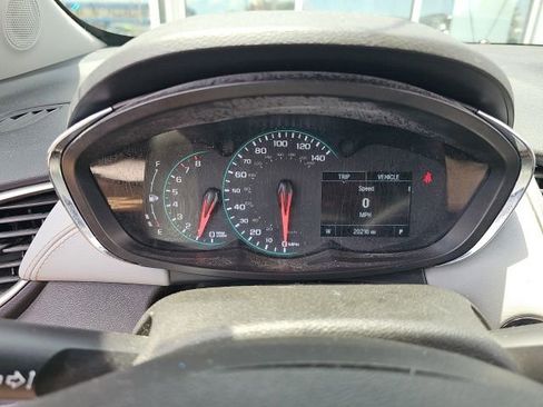 Used 2020 Chevrolet Trax LT w/ Driver Confidence Package AWD/4WD image 23