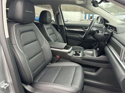 Used 2026 GMC Terrain Denali w/ LPO, Black Badging Package image 28