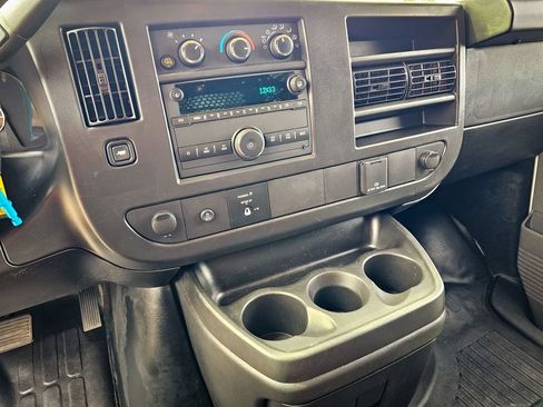 Used 2024 GMC Savana 2500 w/ Driver Convenience Package image 17