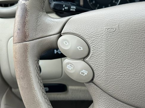 Used 2004 Mercedes-Benz CLK 320 Coupe image 23