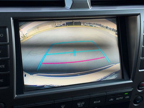 Used 2016 Lexus GX 460 Luxury w/ Preferred Accessory Package image 35