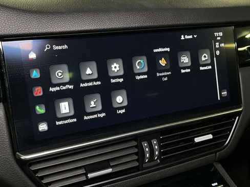 Certified 2023 Porsche Cayenne w/ Premium Package image 29