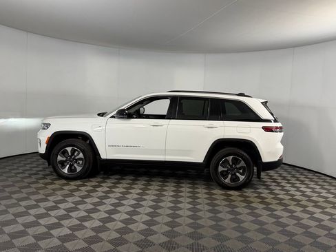 Certified 2023 Jeep Grand Cherokee 4WD 4xe w/ Luxury Tech Group II image 10