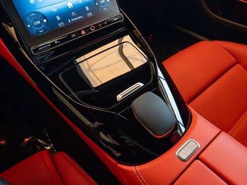 Used 2025 Mercedes-Benz AMG GT 63 image 16