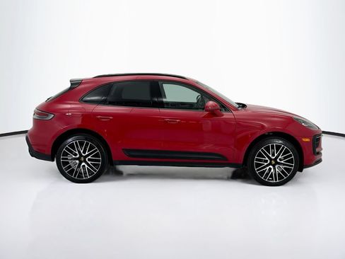 Certified 2025 Porsche Macan AWD/4WD image 8