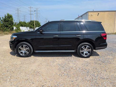 Used 2023 Ford Expedition Limited AWD/4WD image 2