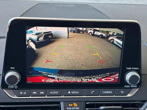 Used 2025 Nissan Altima 2.5 SV FWD image 16