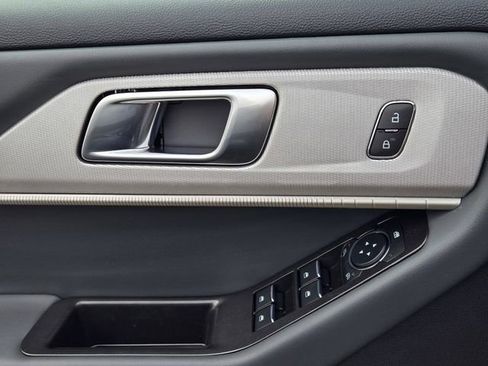 New 2026 Ford Explorer Active w/ Active Comfort Package RWD image 15