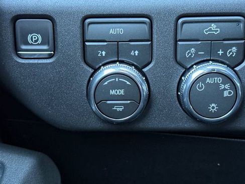 New 2026 GMC Sierra 1500 SLE w/ Preferred Package image 30