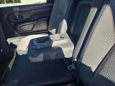 Used 2017 Nissan Titan S image 21