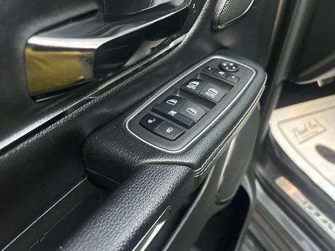 Used 2022 RAM 1500 Laramie AWD/4WD image 12