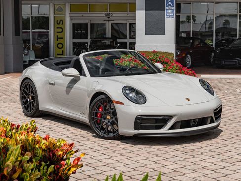 Used 2024 Porsche 911 Carrera GTS RWD image 3