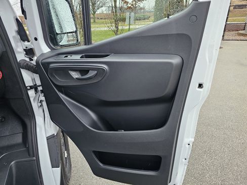 New 2025 Mercedes-Benz Sprinter 2500 image 18