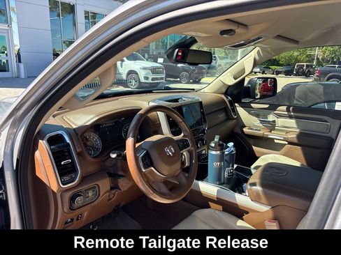 Used 2019 RAM 1500 Laramie AWD/4WD image 6
