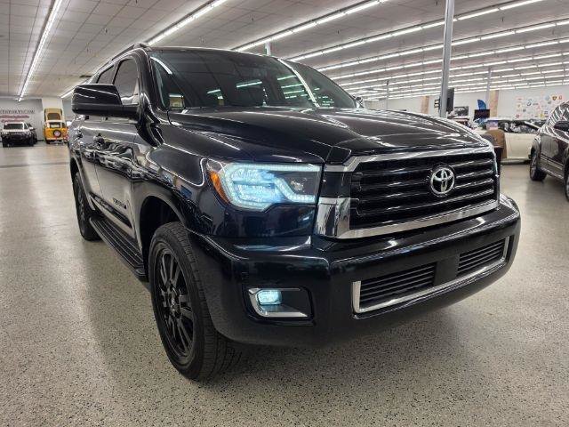 Used 2018 Toyota Sequoia TRD Sport AWD/4WD image 4