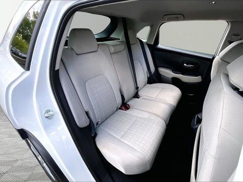 Certified 2025 Honda HR-V LX image 17