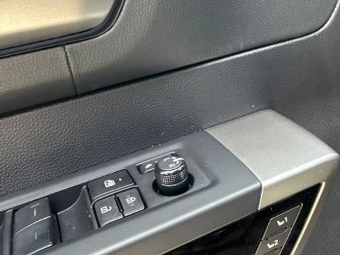 Used 2023 Toyota Tundra Limited AWD/4WD image 17