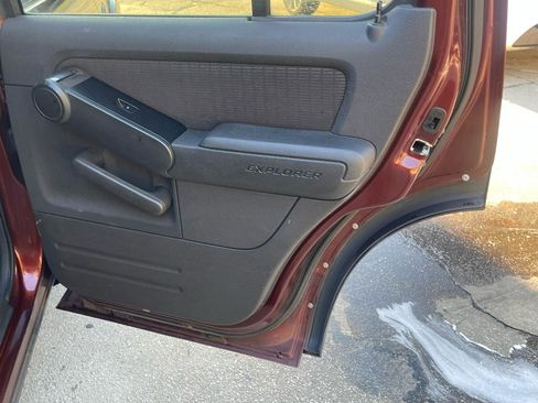 Used 2010 Ford Explorer XLT image 16