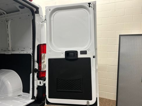 Used 2026 RAM ProMaster 1500 w/ Premium Convenience Group FWD image 12