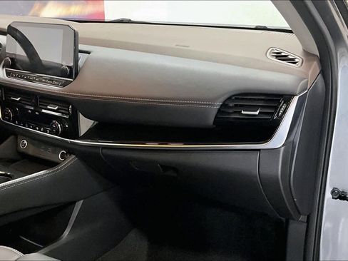 Used 2023 Nissan Rogue SL image 20