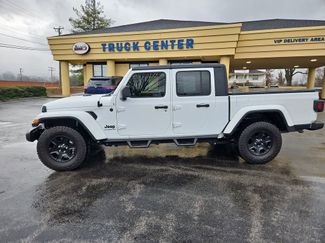 Used 2022 Jeep Gladiator Sport video 2