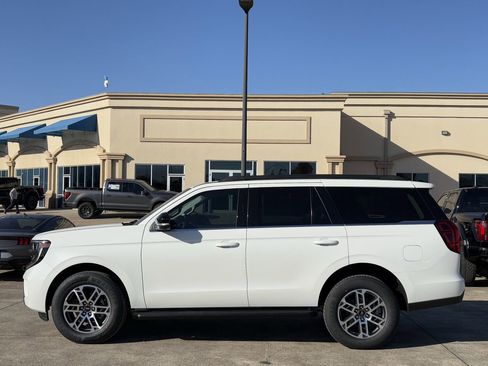 New 2025 Ford Expedition Active image 33