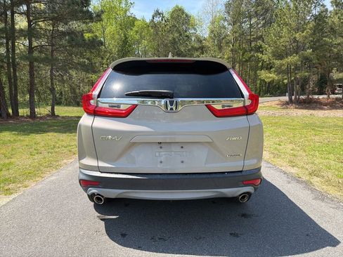 Used 2019 Honda CR-V Touring image 9