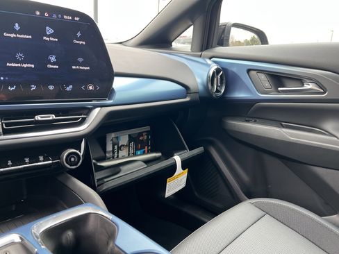 New 2026 Chevrolet Equinox EV LT AWD/4WD image 30
