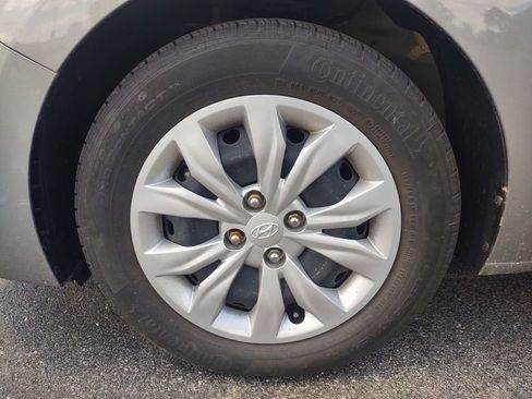 Used 2022 Hyundai Accent SE FWD image 10