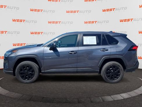 Used 2022 Toyota RAV4 LE AWD/4WD image 2